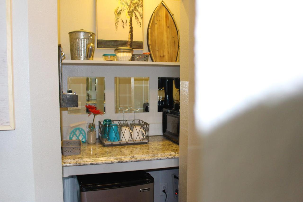 | Latitude 26 Waterfront Boutique Resort - Bonita Springs