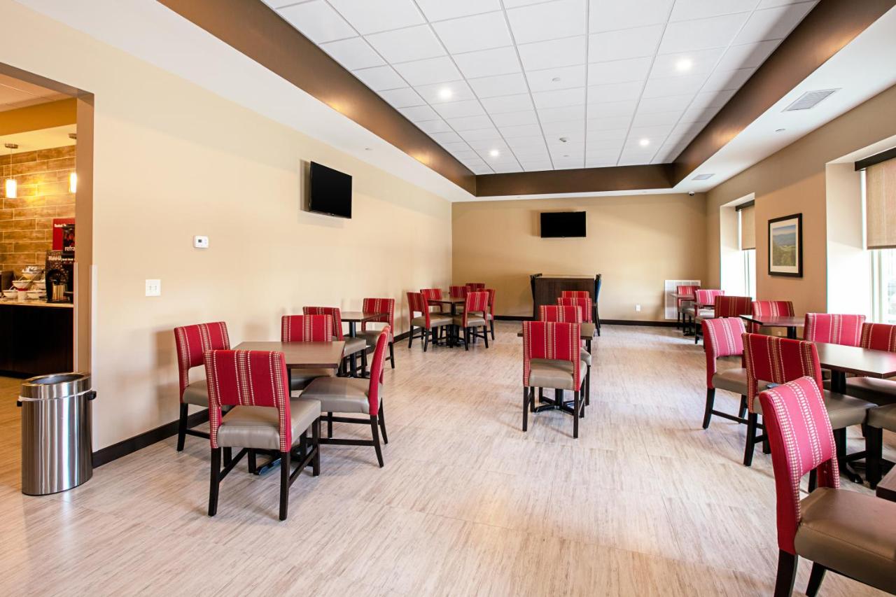 | Comfort Suites Fishkill near Interstate 84