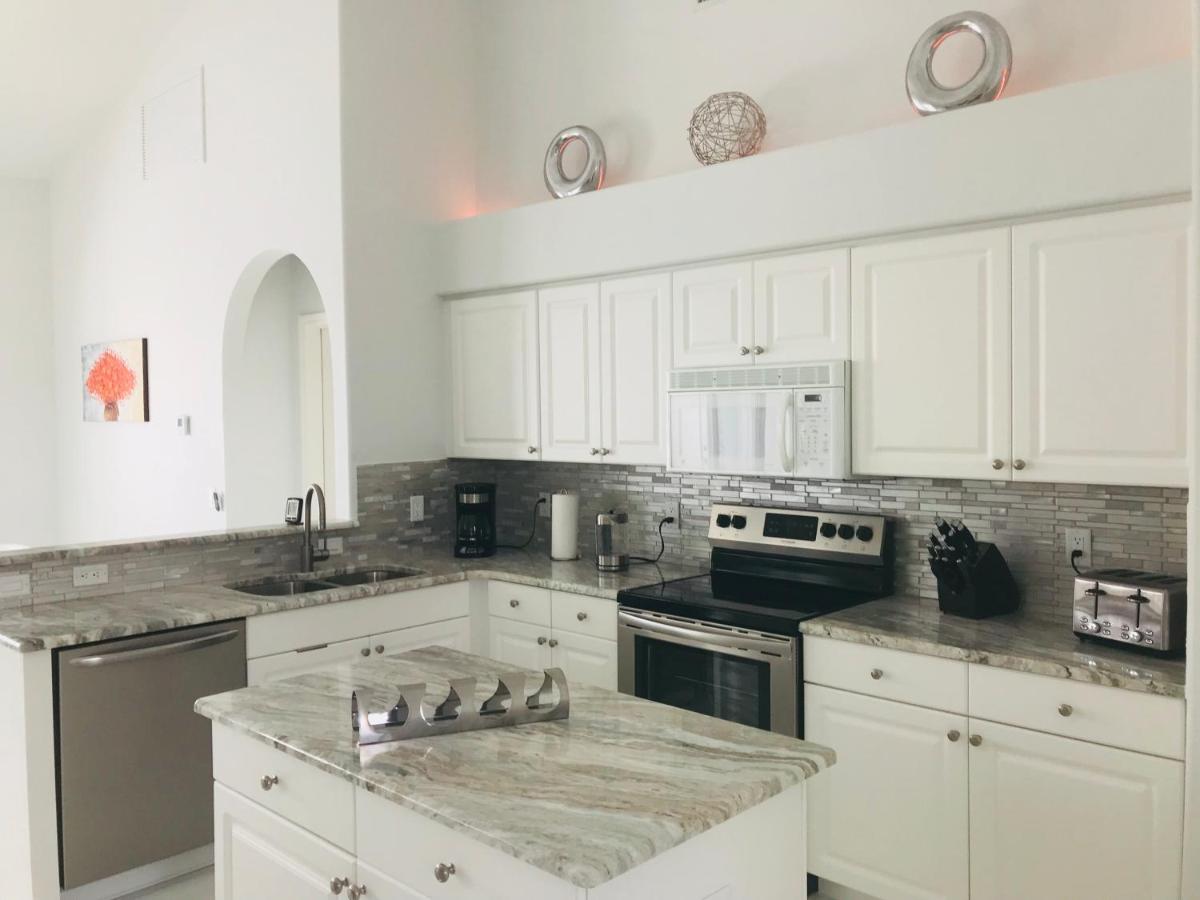 | Villa Eyleen