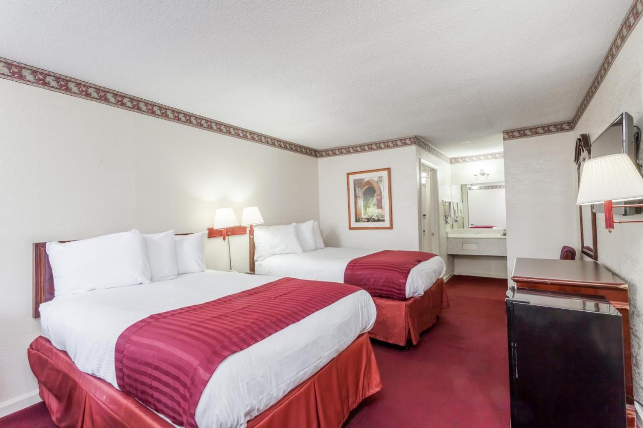 | Knights Inn Hurricane Mills