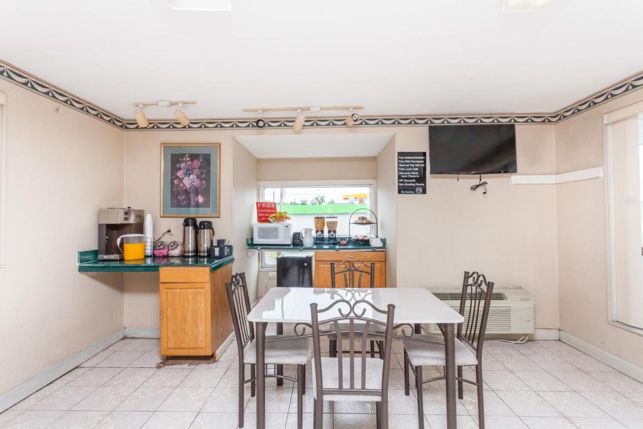 | Knights Inn Hurricane Mills