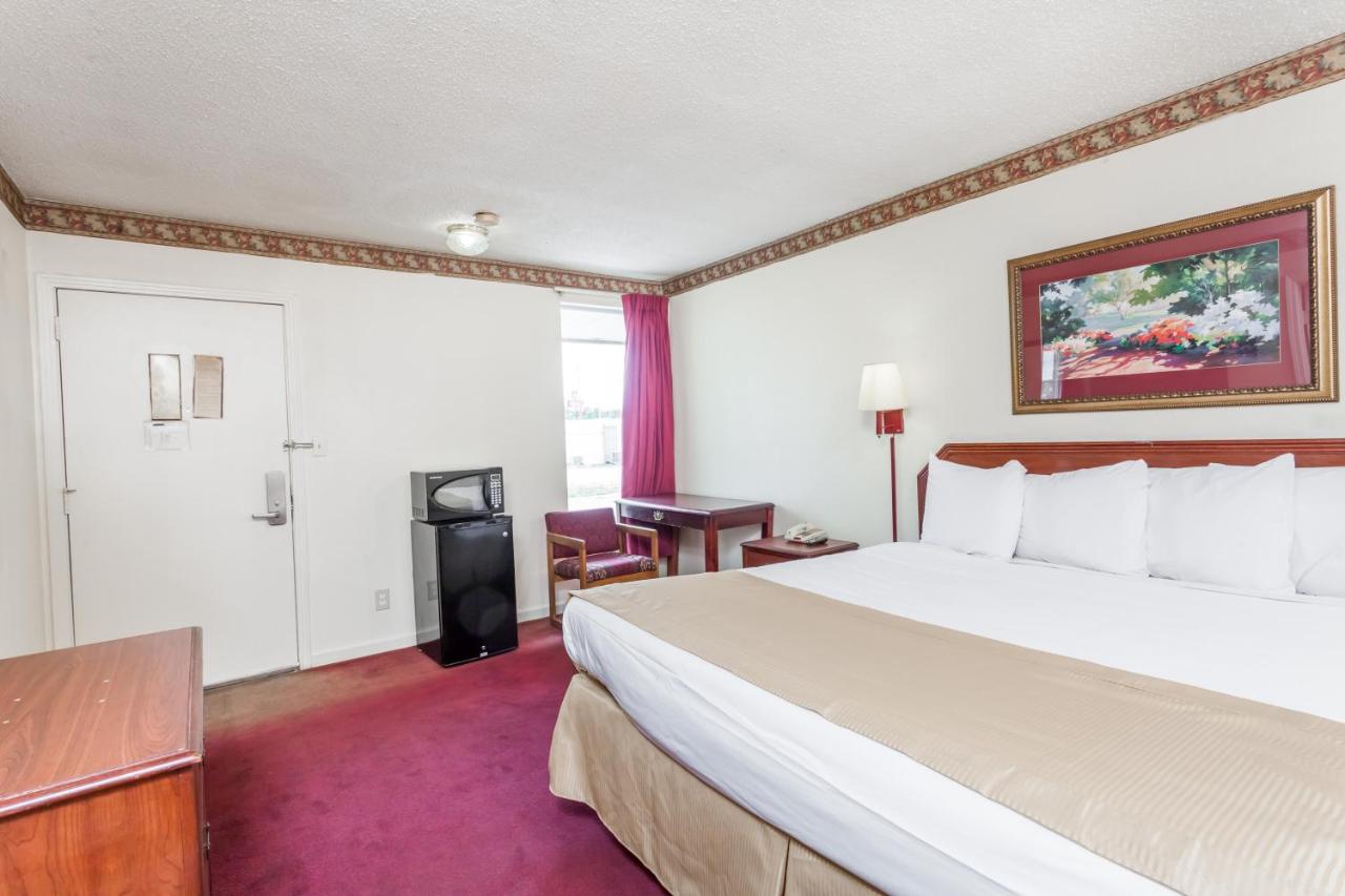 | Knights Inn Hurricane Mills
