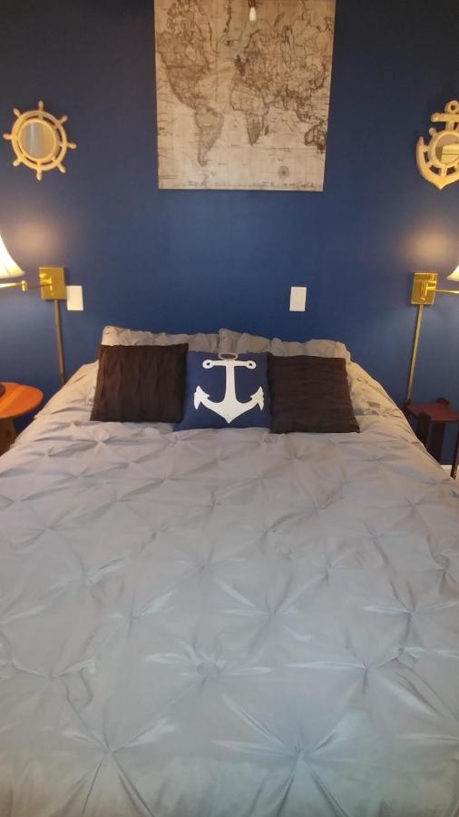 | Château sur Mer Bed & Breakfast