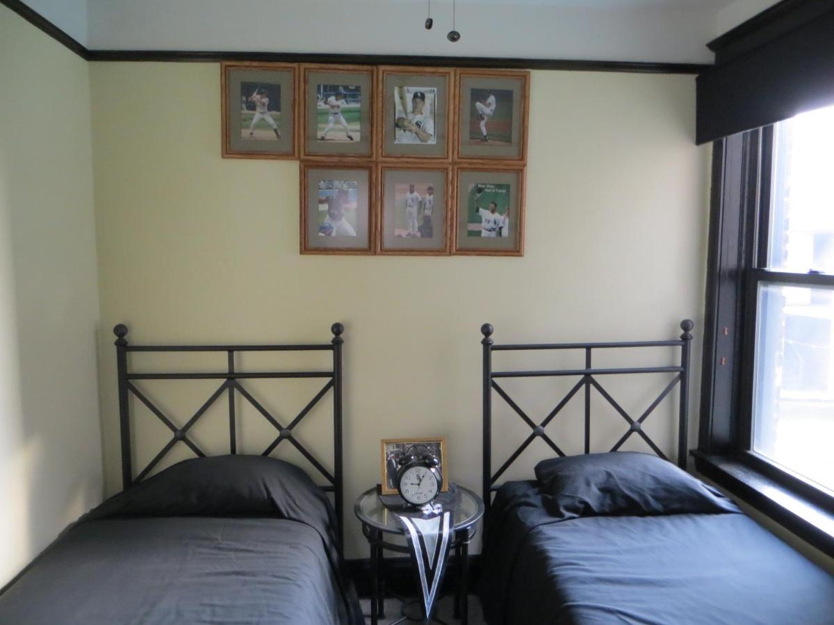 Three-Bedroom Suite at The Polo Inn Bridgeport U.S.A.