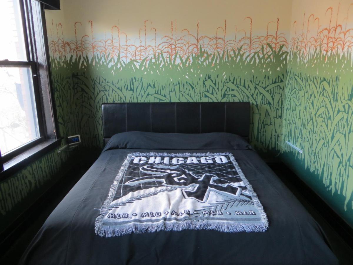 Three-Bedroom Suite at The Polo Inn Bridgeport U.S.A.