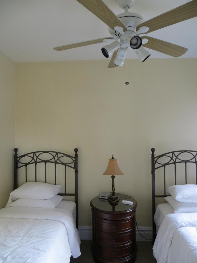 Two-Bedroom Suite at The Polo Inn Bridgeport U.S.A.