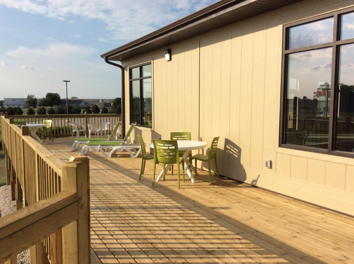 | Scenic Shore Inn