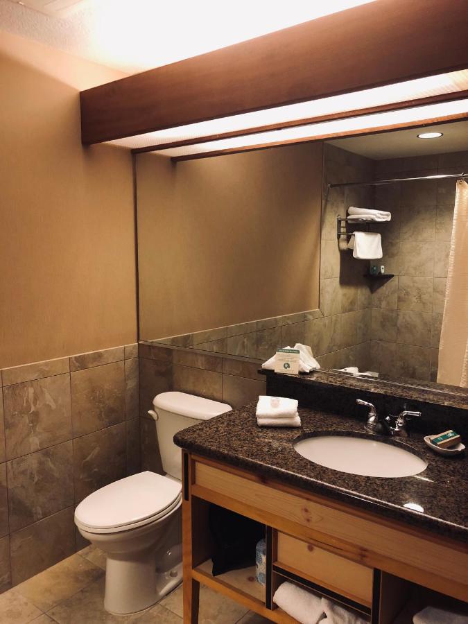 Double Room at Heathman Lodge