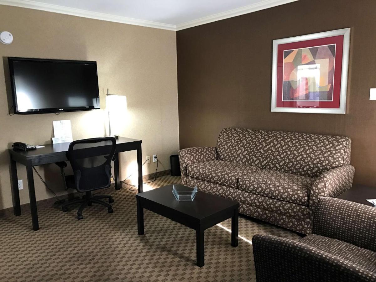 Queen Suite with Two Queen Beds - Non Smoking at Best Western Yuma Mall Hotel & Suites