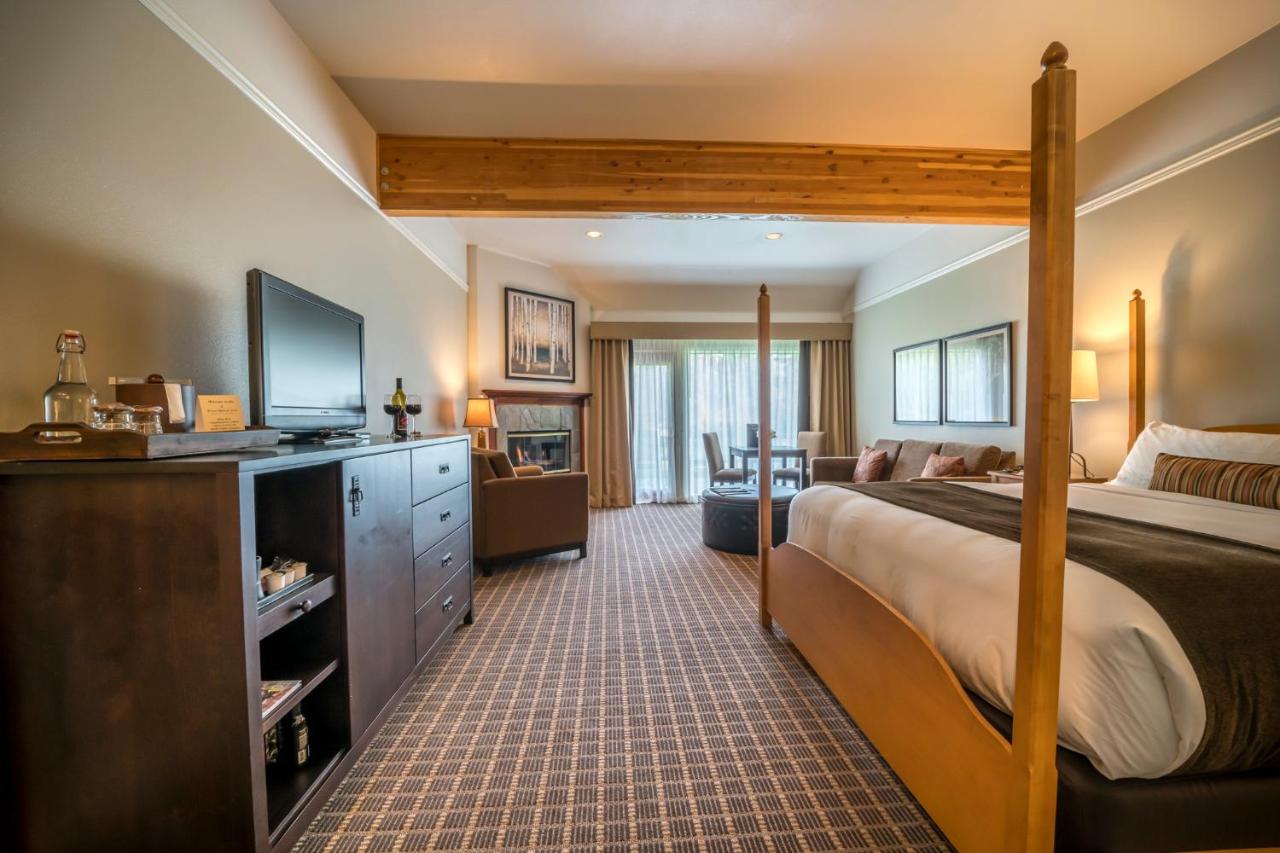 King Suite without River View - Ground Floor at Pine Ridge Inn