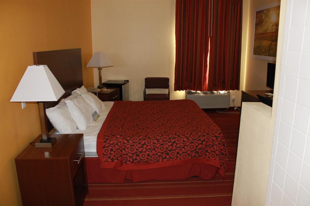 King Room - Disability Access/Non-Smoking at Days Inn by Wyndham Walcott Davenport
