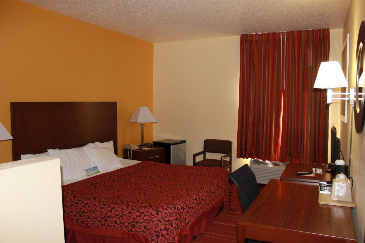 King Suite - Non-Smoking at Days Inn by Wyndham Walcott Davenport