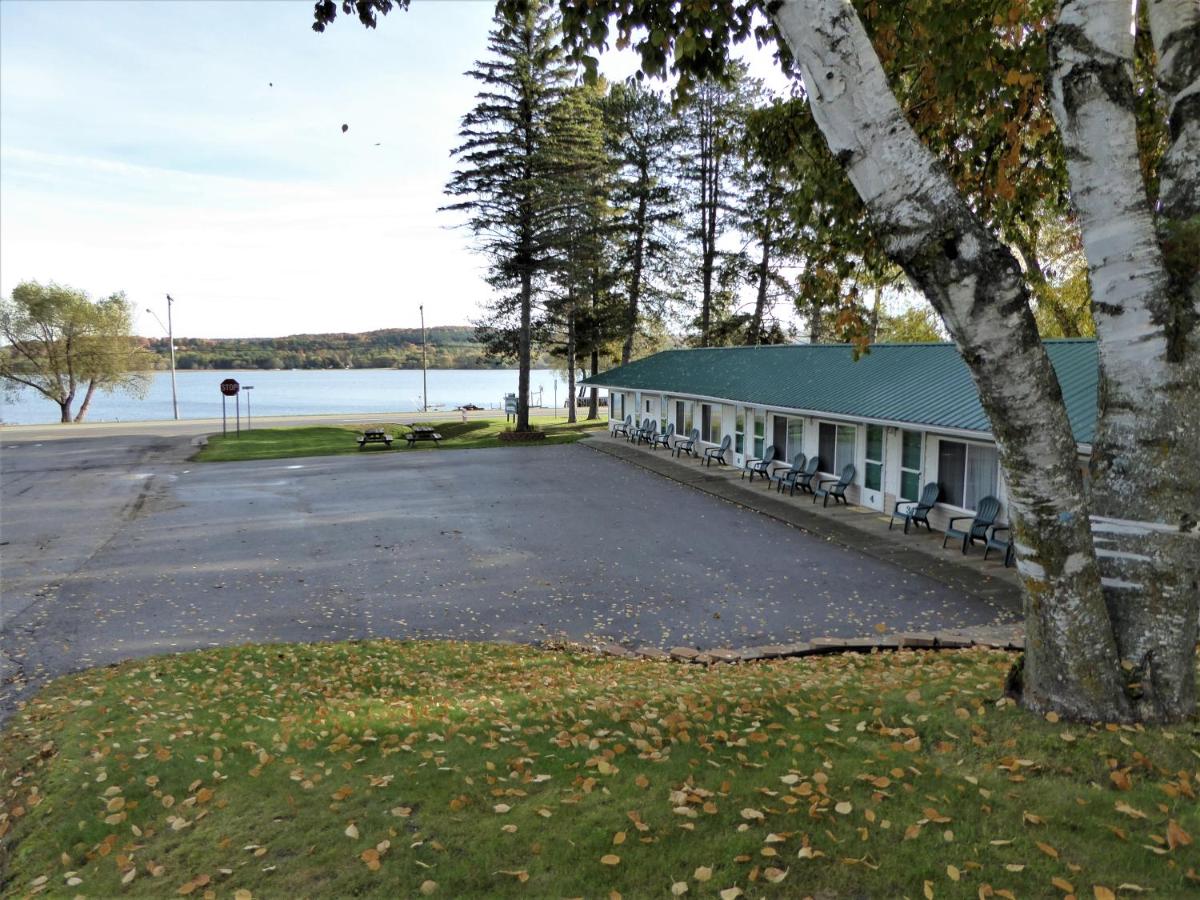 | South Arm Retreats