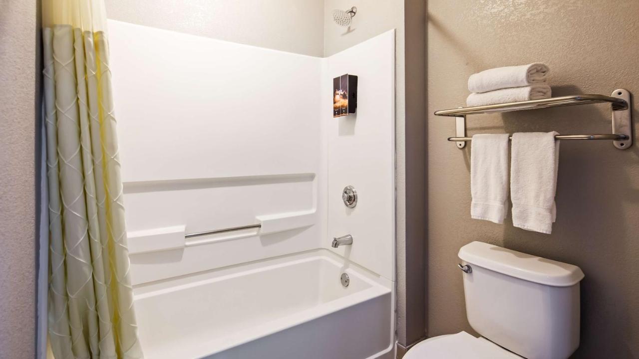 | Best Western La Hacienda Inn