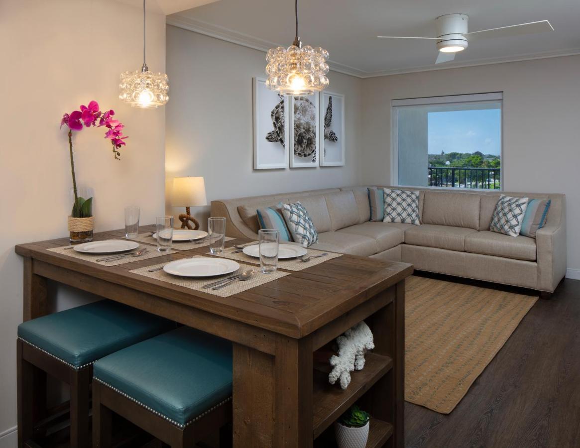 3KKQOV Three-Bedroom Suite at The Laureate Key West