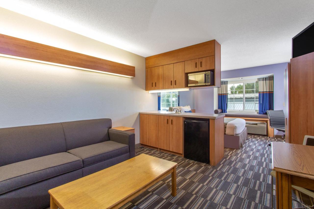 Queen Suite - Non-Smoking at Microtel Inn & Suites by Wyndham Lillington / Campbell Univ