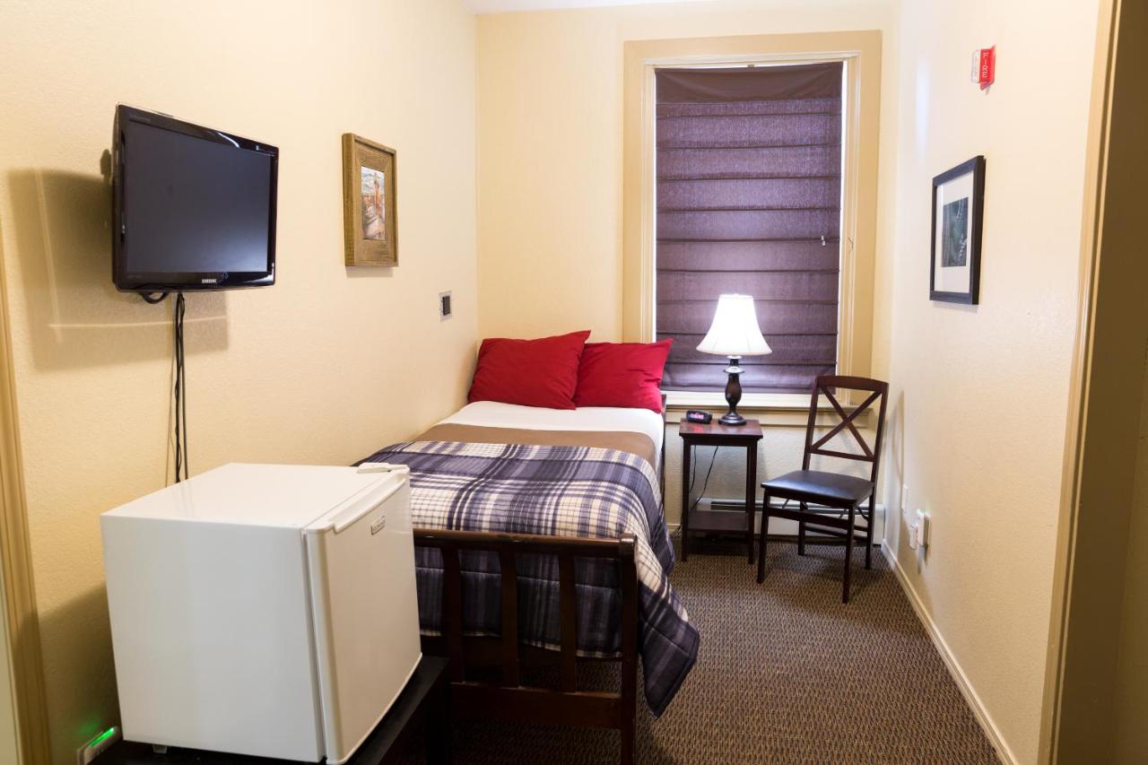 | Hotel Cathlamet