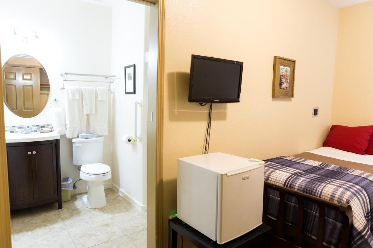 | Hotel Cathlamet