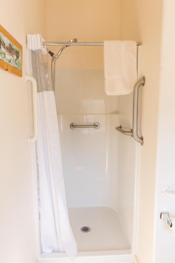 | Hotel Cathlamet