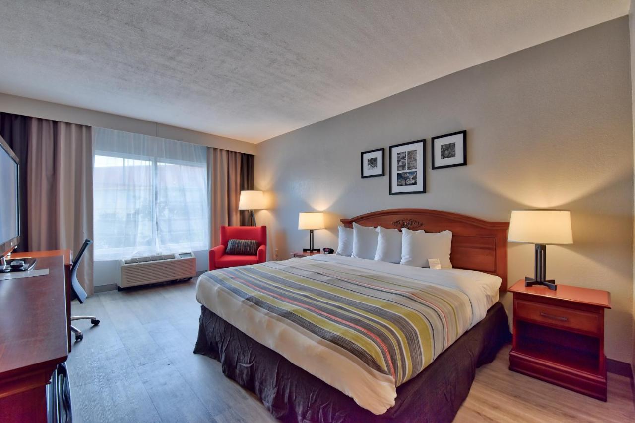 King Room - Disability Access/Non-Smoking at Country Inn & Suites by Radisson, Ocala Southwest
