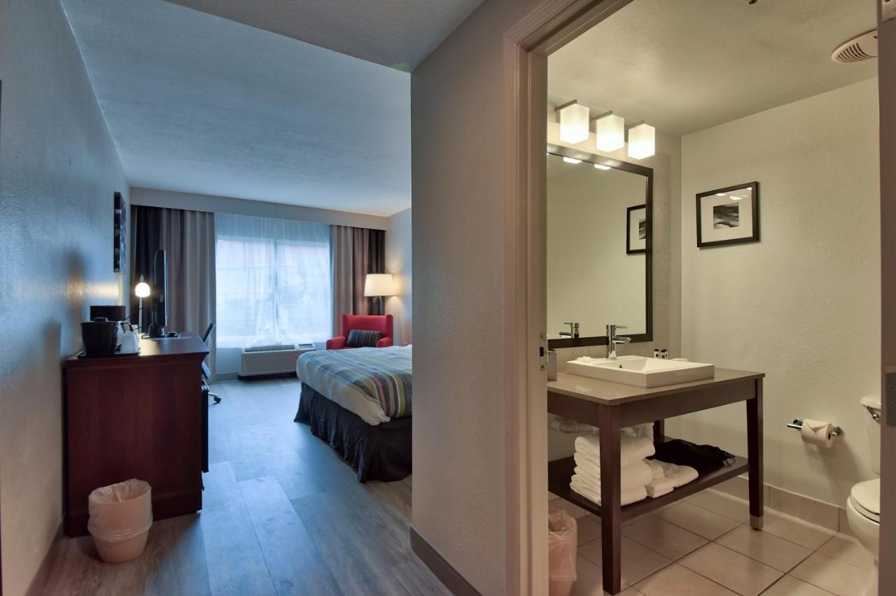 King Room - Disability Access/Non-Smoking at Country Inn & Suites by Radisson, Ocala Southwest