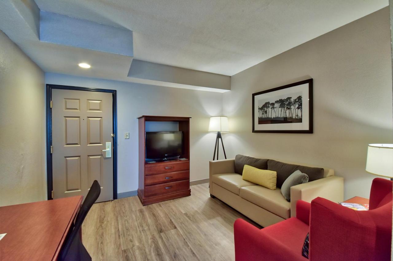 One-Bedroom King Suite - Non-Smoking at Country Inn & Suites by Radisson, Ocala Southwest