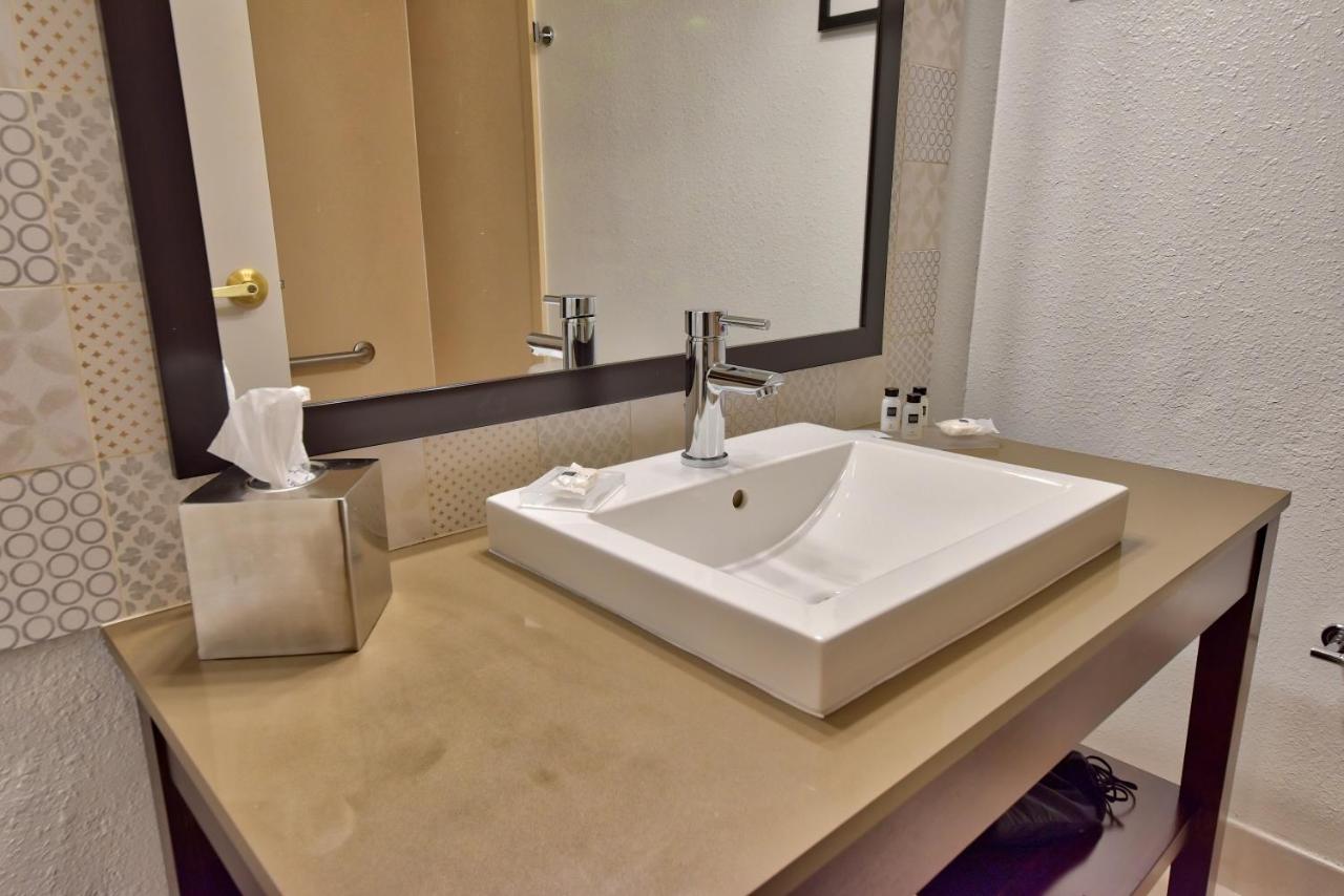 Queen Room with Two Queen Beds - Non-Smoking at Country Inn & Suites by Radisson, Ocala Southwest