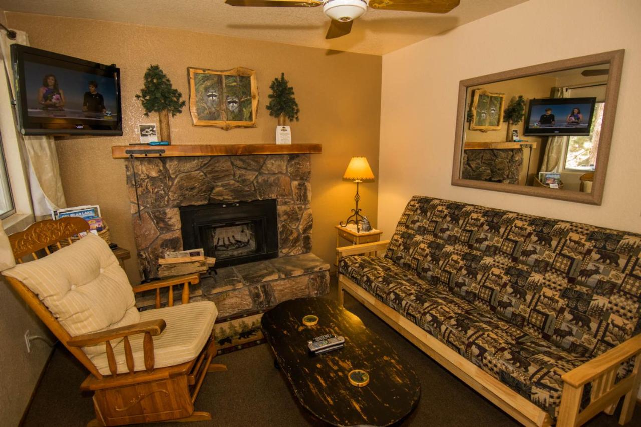 | Hillcrest Lodge