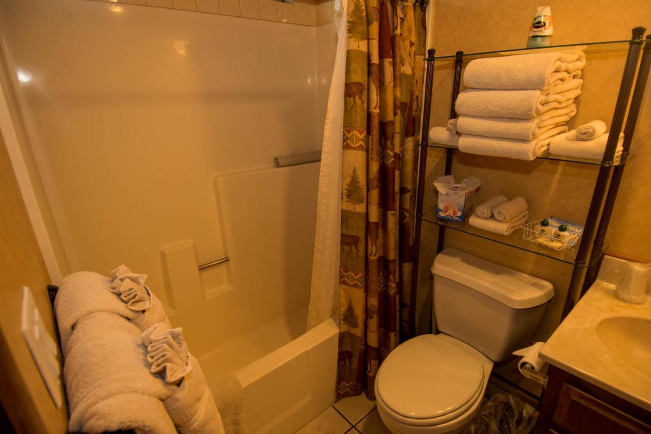 | Hillcrest Lodge