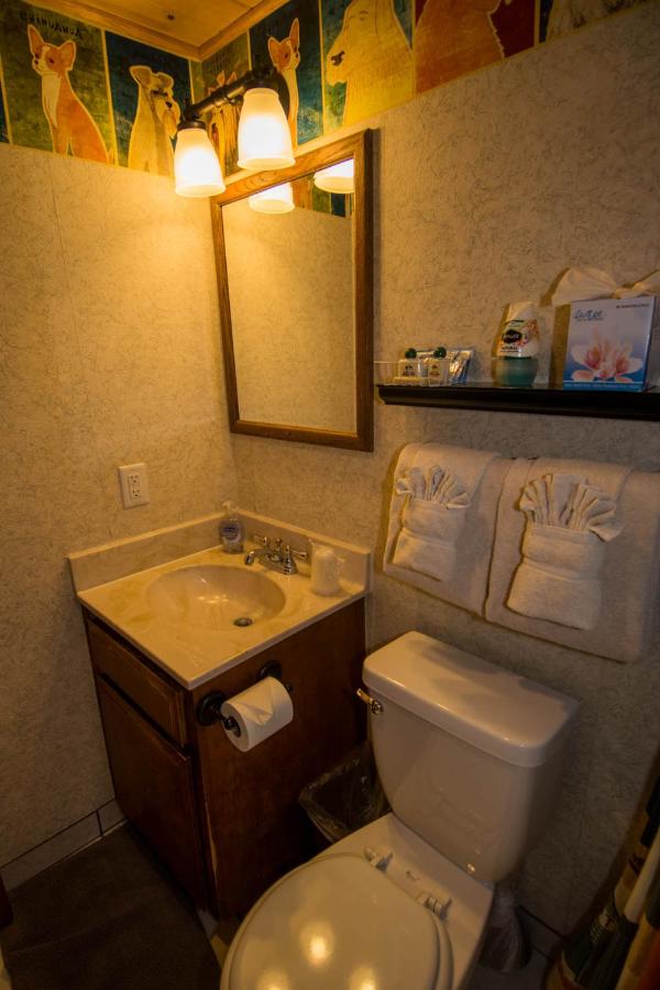 | Hillcrest Lodge