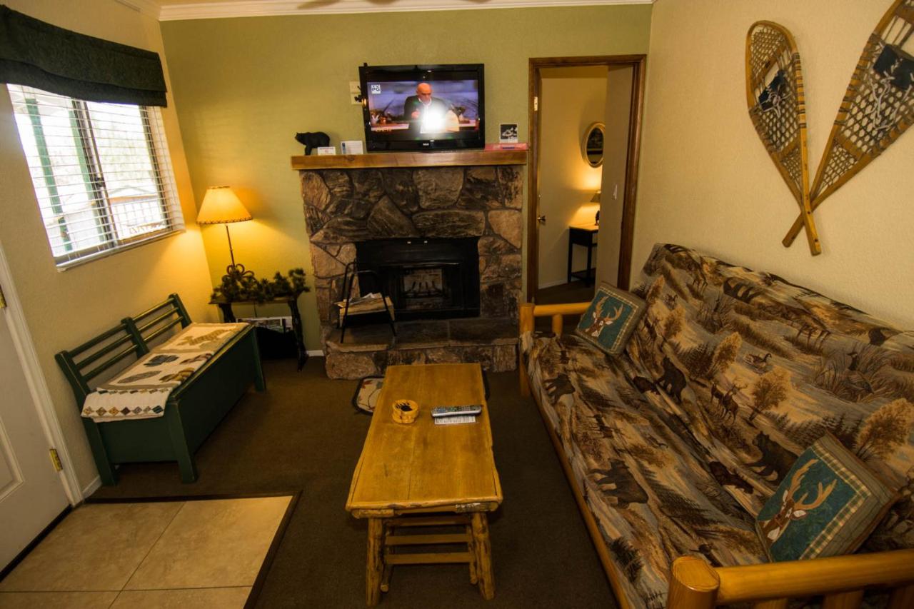 | Hillcrest Lodge