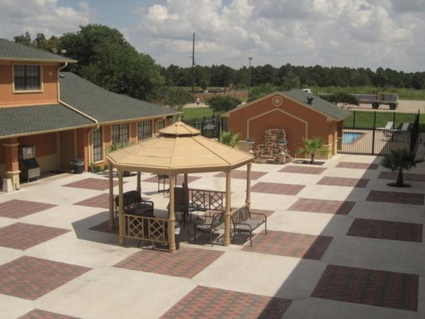  | Executive Inn Brookshire