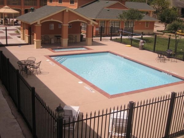  | Executive Inn Brookshire