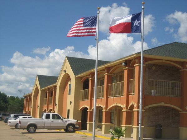  | Executive Inn Brookshire