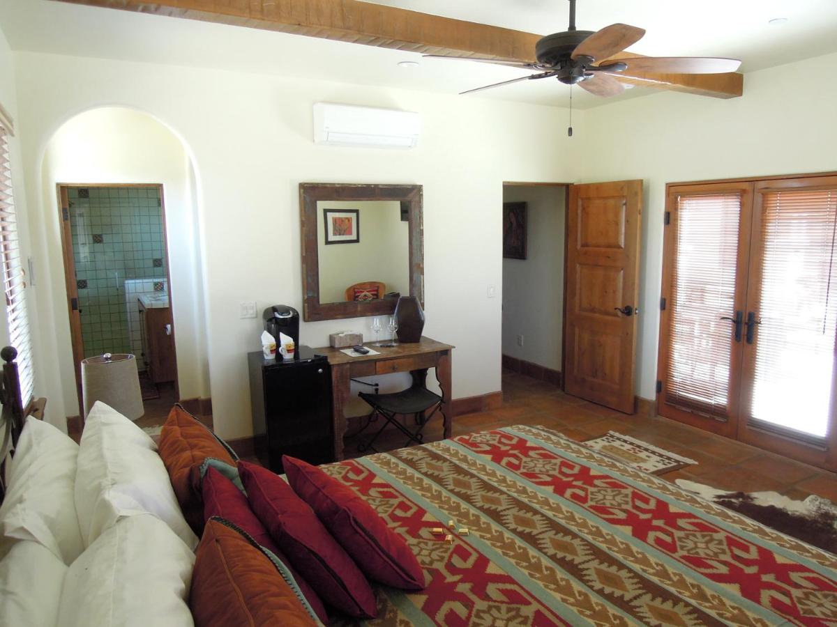| Croad Vineyards - The Inn
