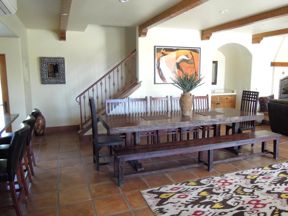 | Croad Vineyards - The Inn