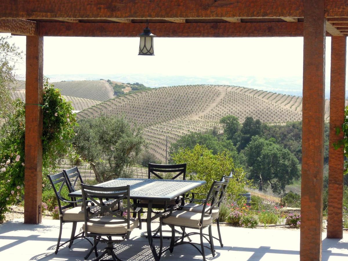 | Croad Vineyards - The Inn