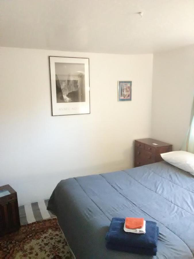 | Lakeside Hostel & Guest House