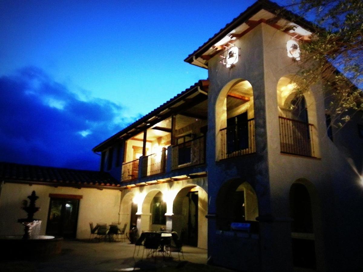 | Croad Vineyards - The Inn