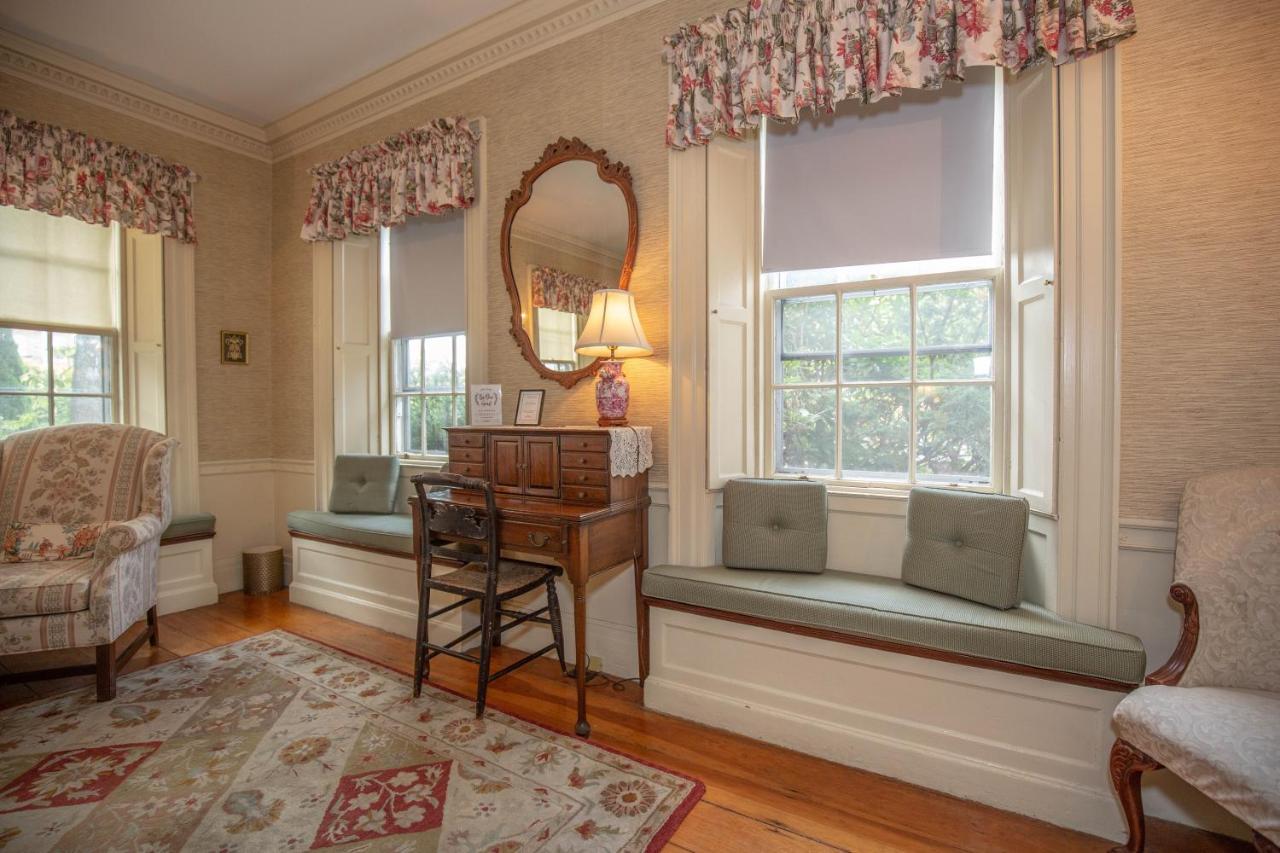  | Clark Currier Inn