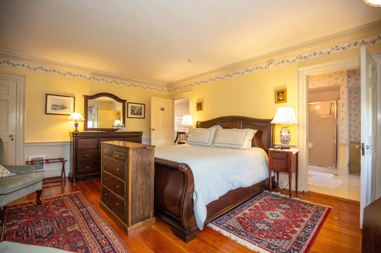 | Clark Currier Inn