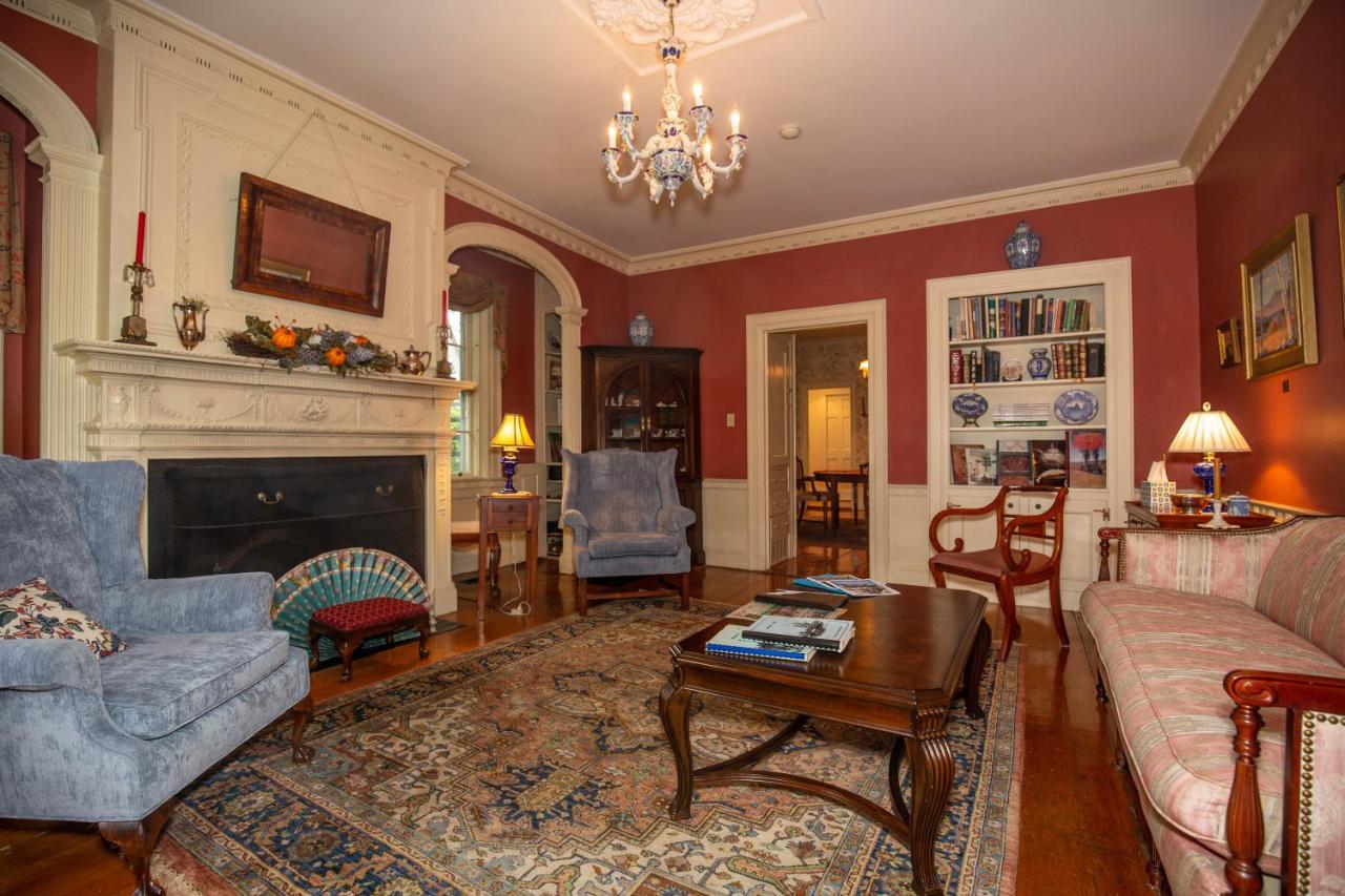| Clark Currier Inn
