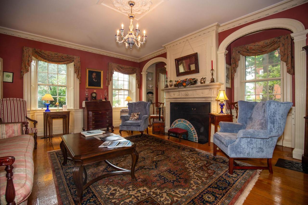 | Clark Currier Inn