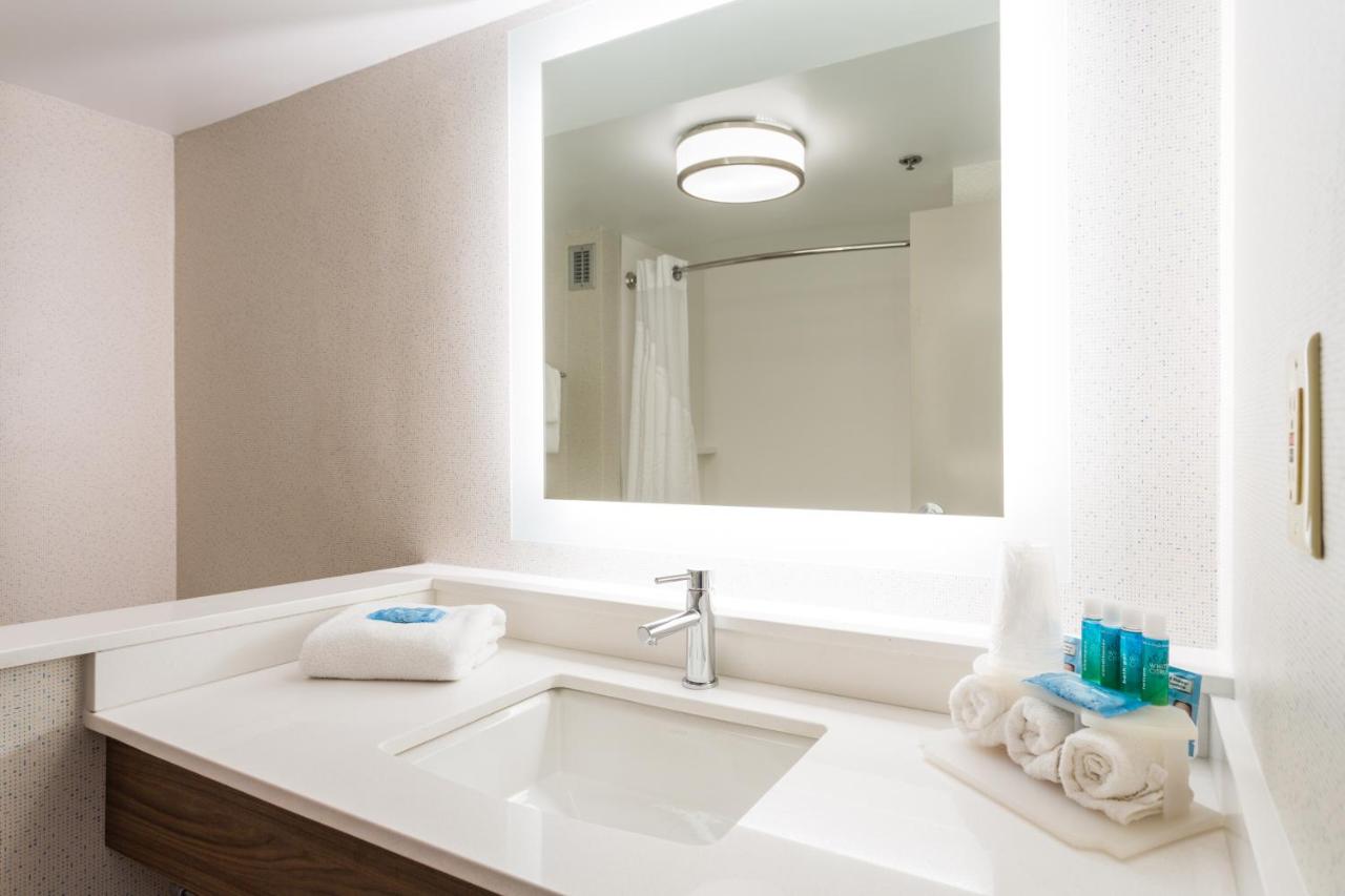 Room Selected at Check-In at Holiday Inn Express Hotel & Suites Wilmington-University Ctr by IHG