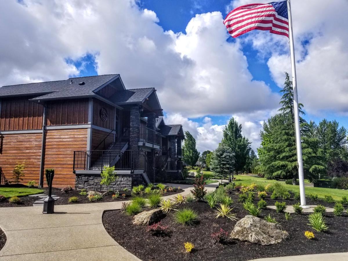 | Resort at Eagle Point Golf Club Lodging
