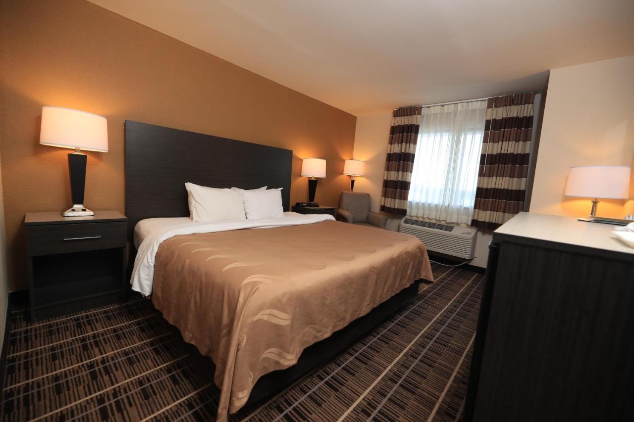 King Room at Quality Inn DFW Airport North