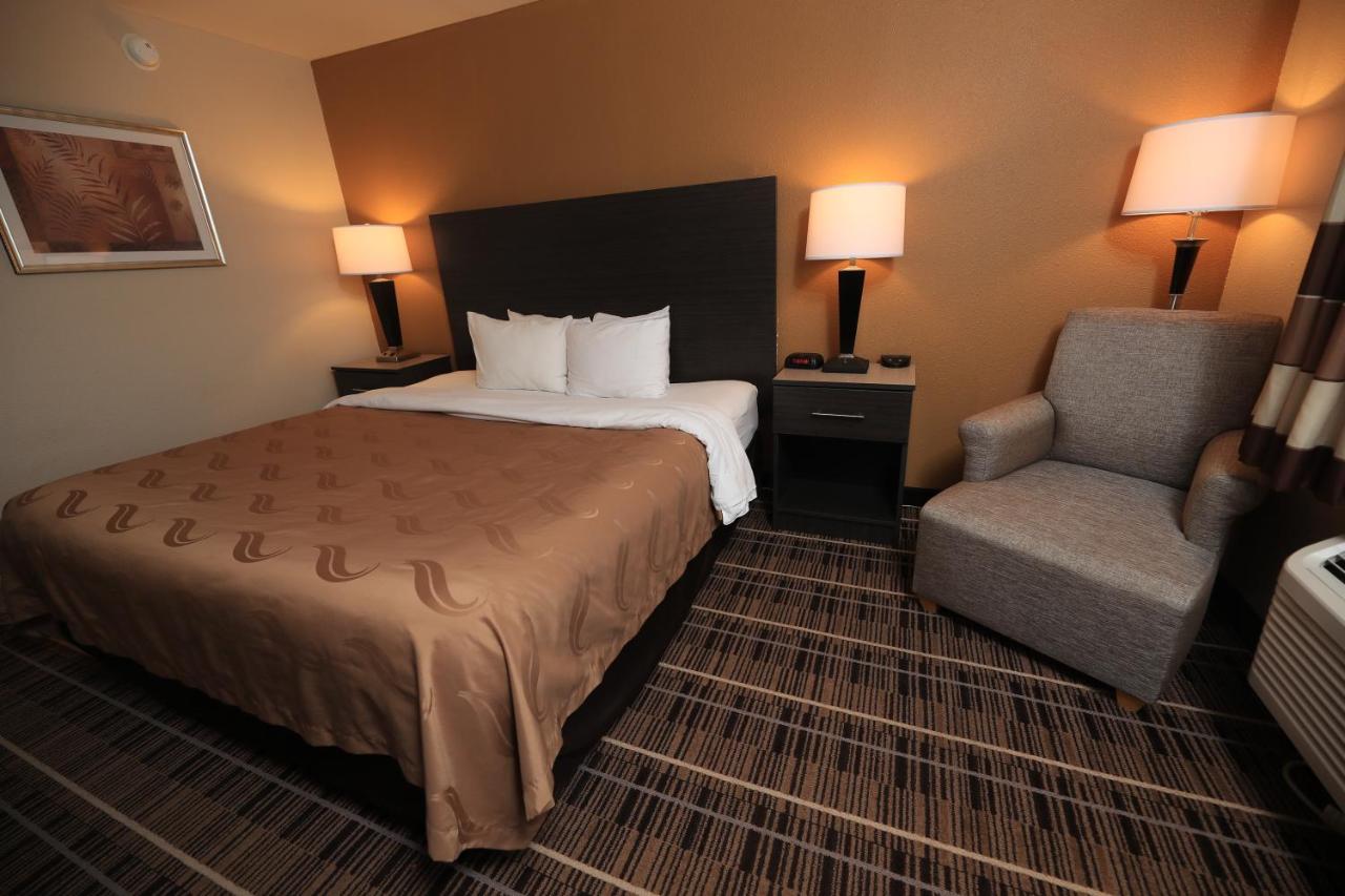King Room at Quality Inn DFW Airport North