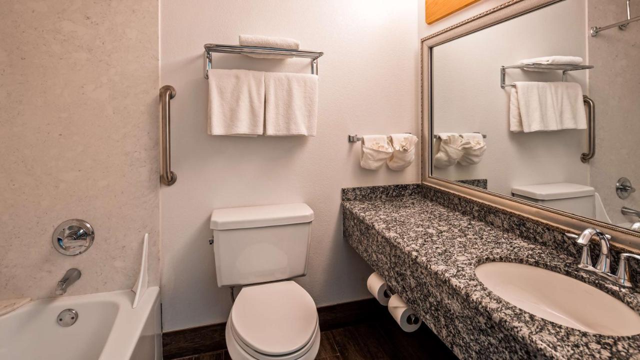Double Room with Two Double Beds - Non Smoking at Best Western Valdez Harbor Inn