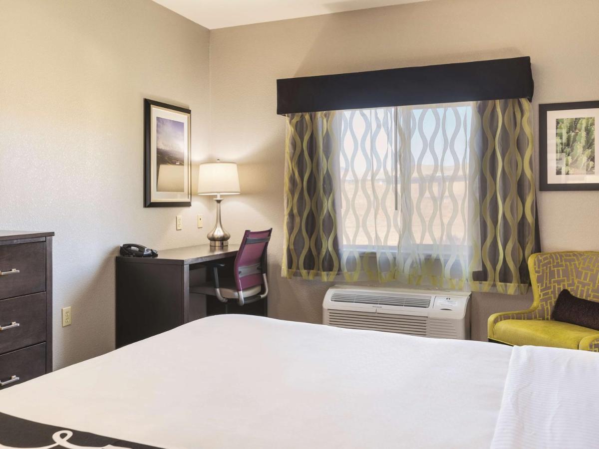 Deluxe King Room at La Quinta Inn by Wyndham Livermore
