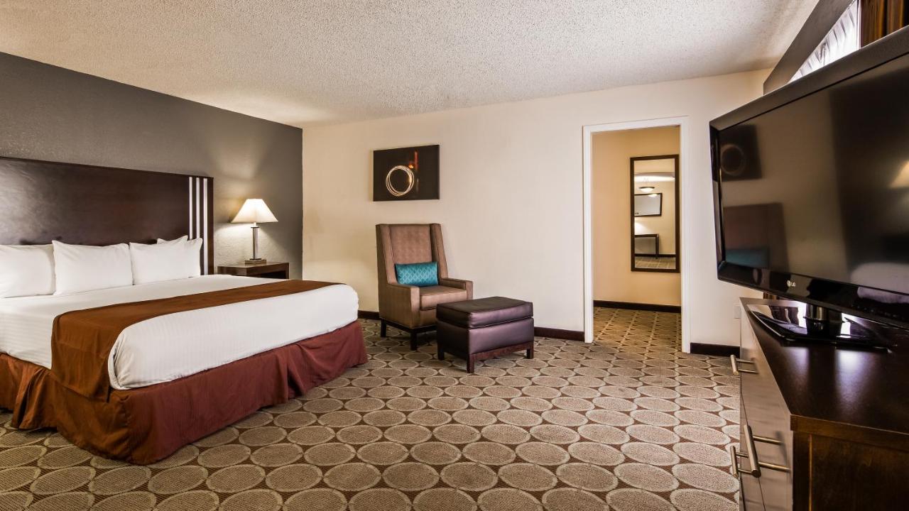 King Room with Hot Tub - Non-Smoking at Best Western Pahrump Oasis